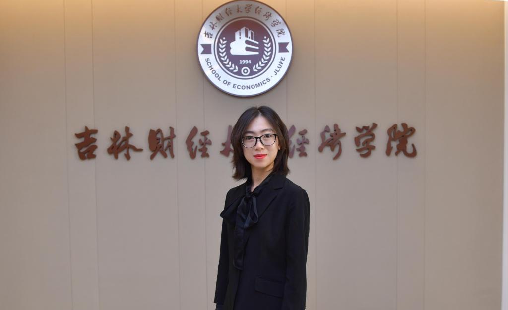鲍妍希