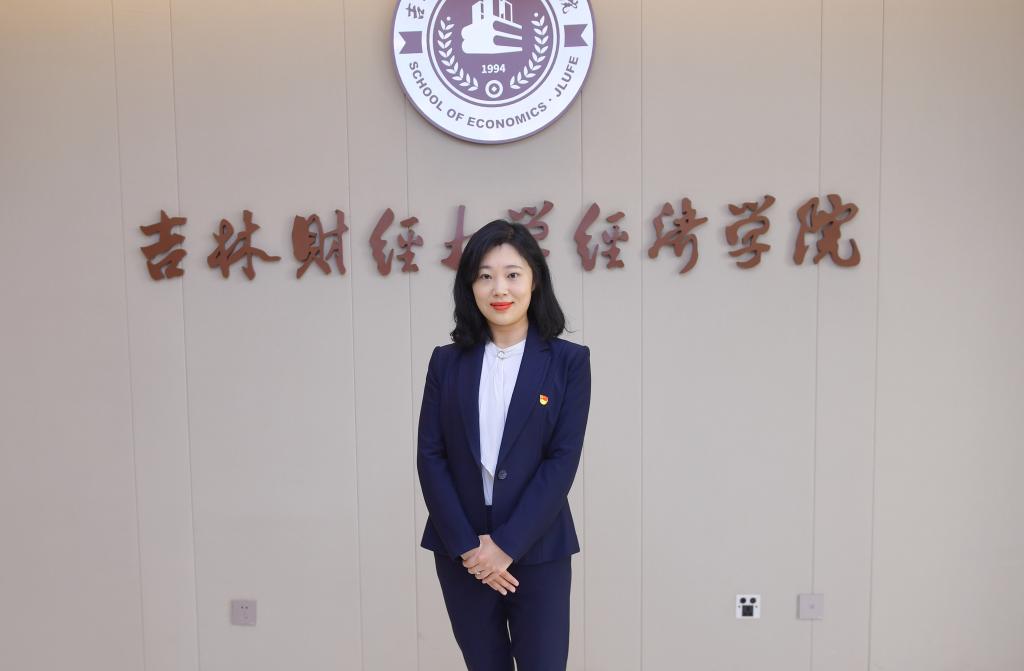 张巩